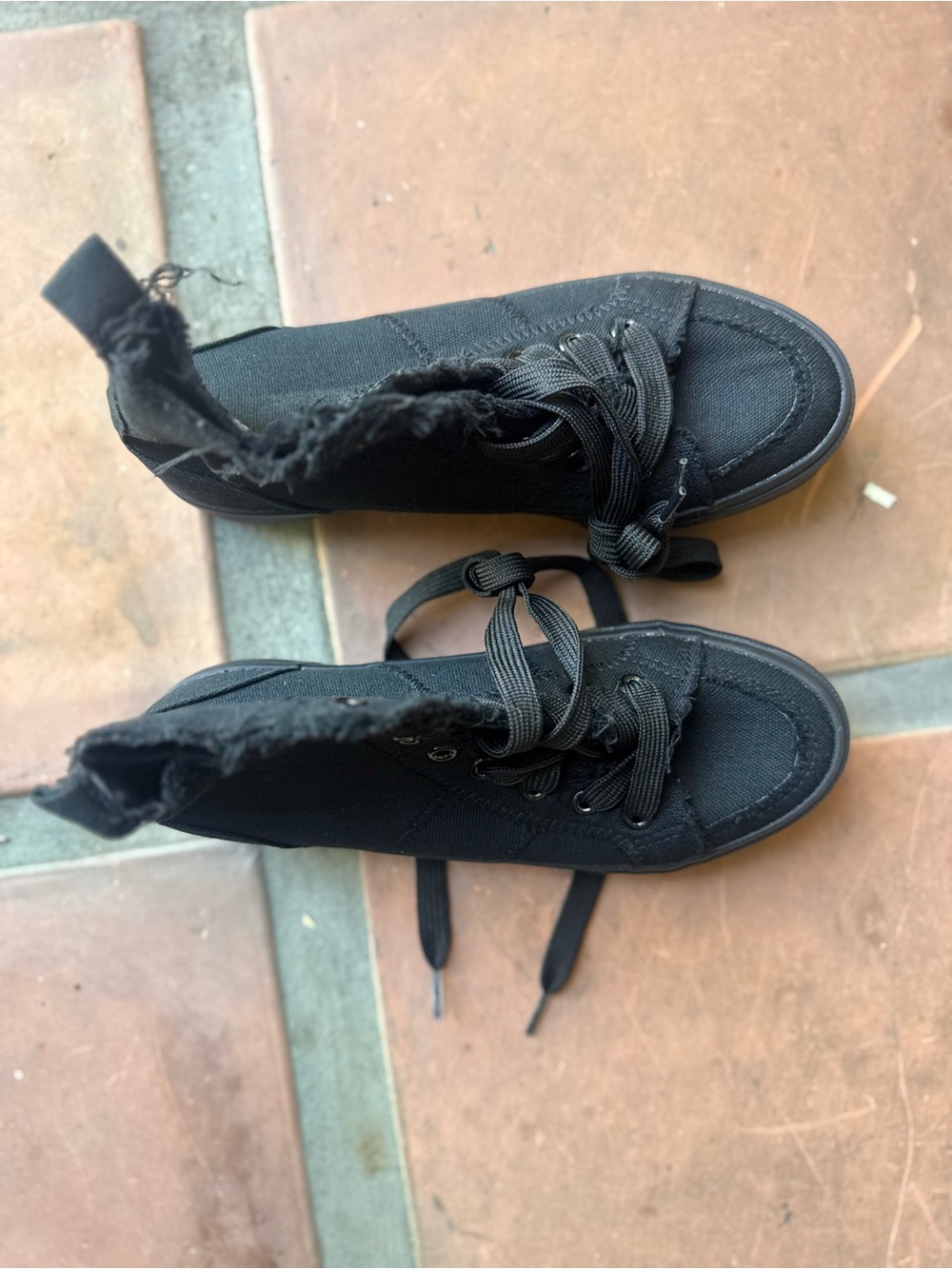 Obtaom Black Frayed-Edge High-Top Canvas Sneakers